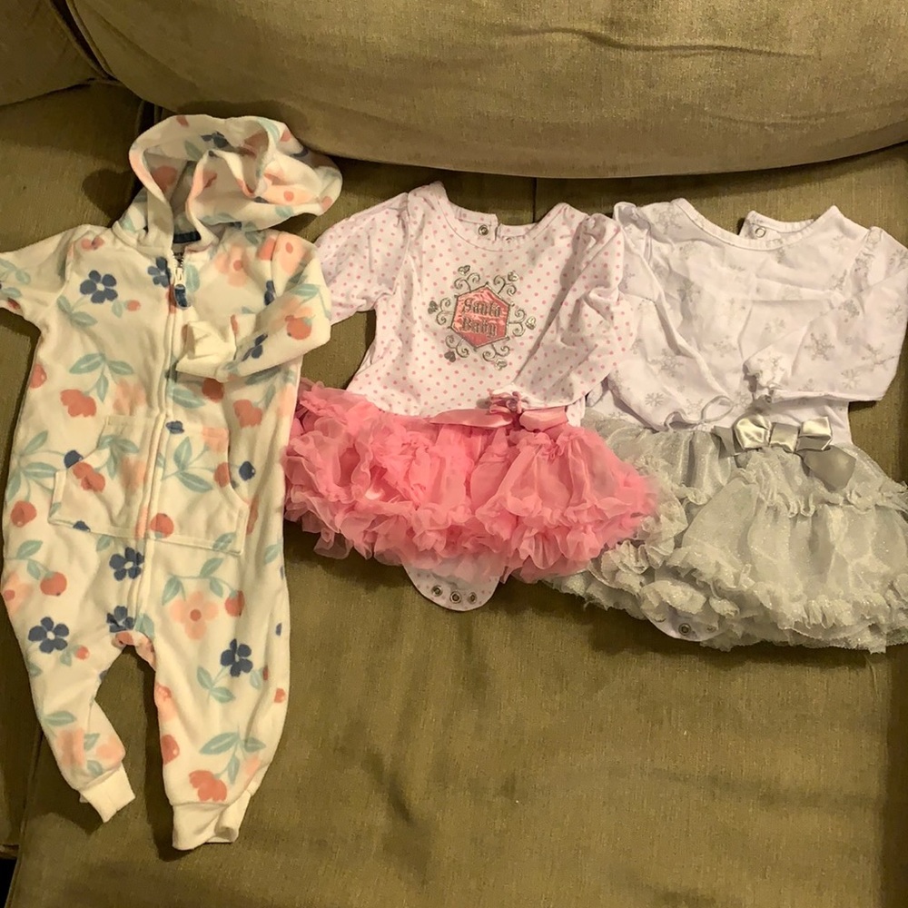 6 month baby girl, 2 dresses and 1 fleece one piece
